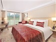 长江三峡世纪绿洲号游轮豪华大床房