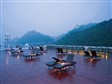 长江三峡美维凯珍号游轮顶层甲板
