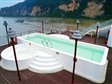 长江三峡黄金6号游轮冲浪游泳池