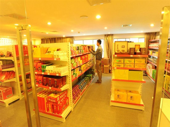 长江三峡新高湖游轮游轮超市
